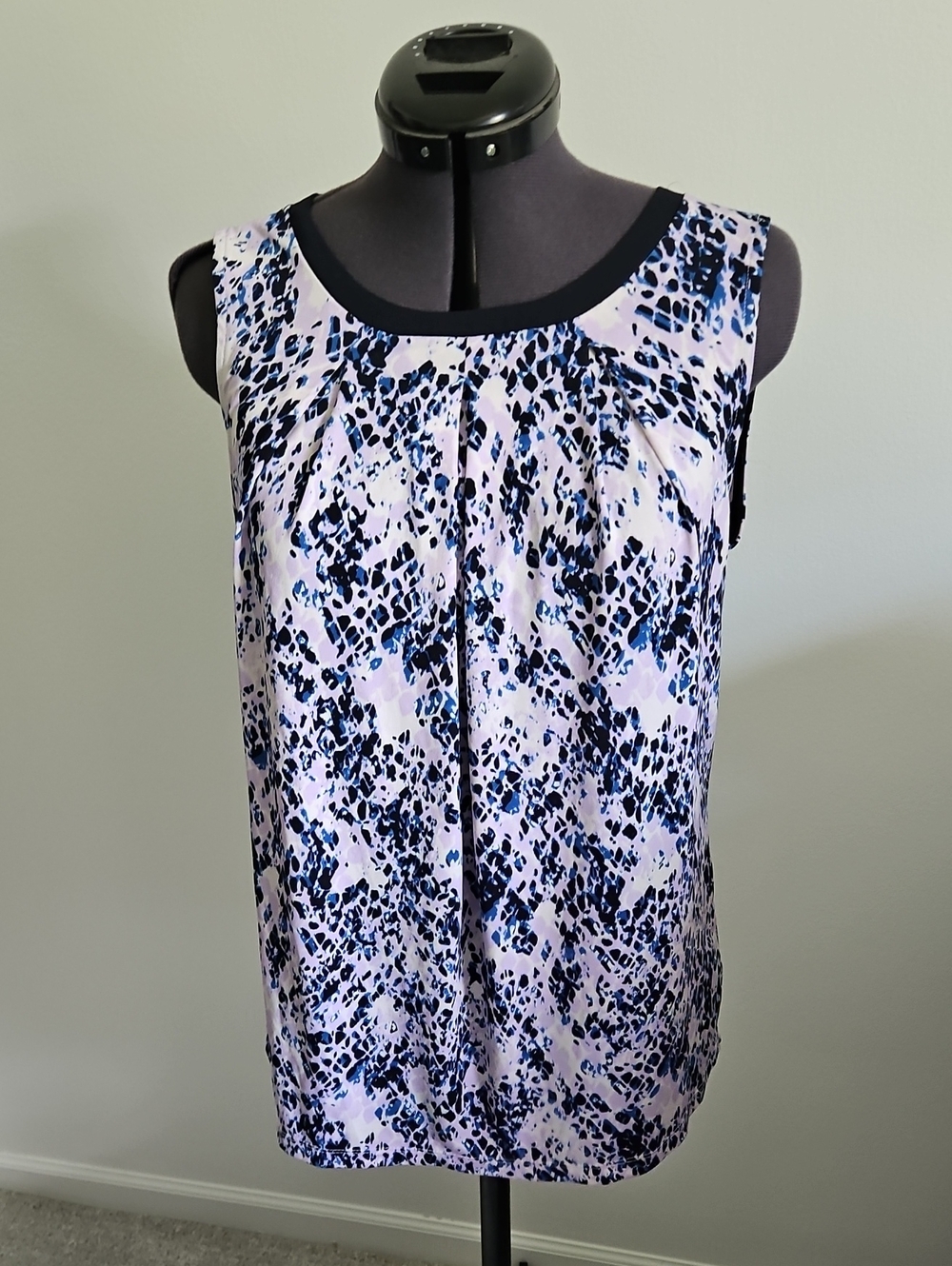 Ellen Tracy Purple and Navy Abstract Sleeveless Shell Top